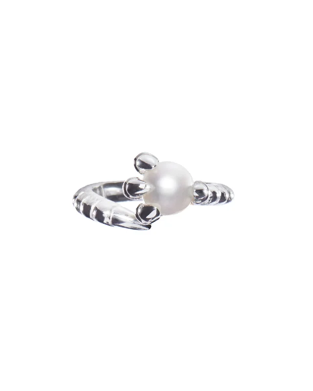 Claw Silver Ring w. Pearl