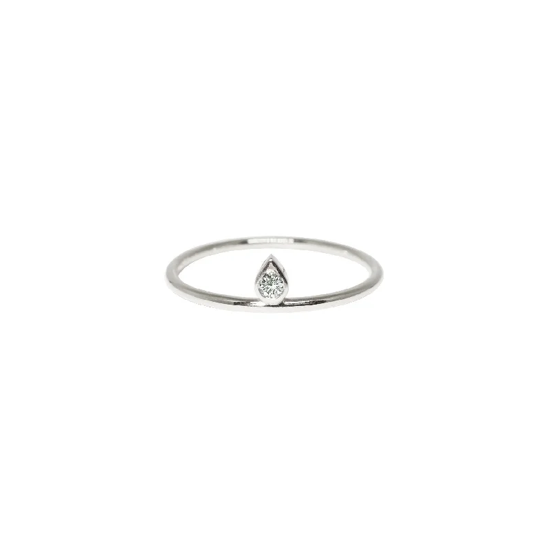 Tiny Tear Silver Ring w. Diamond