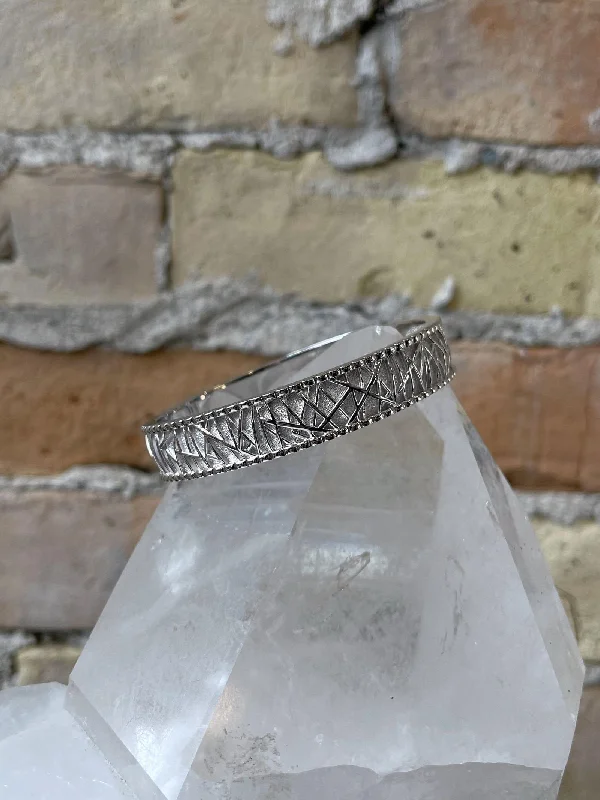 Breuning Textured Bangle