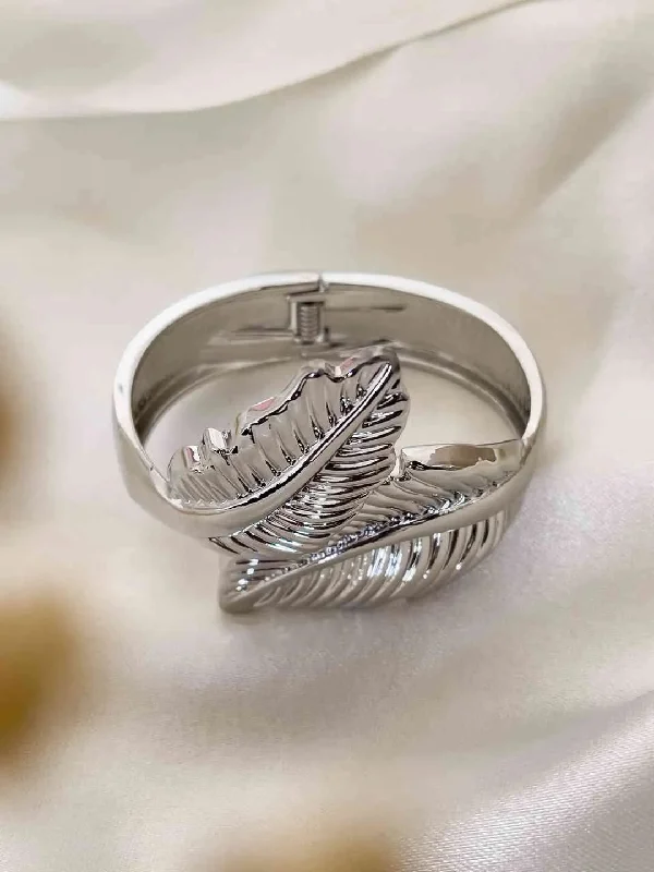 Elegant Charm Leaf Shaped Open Bangle