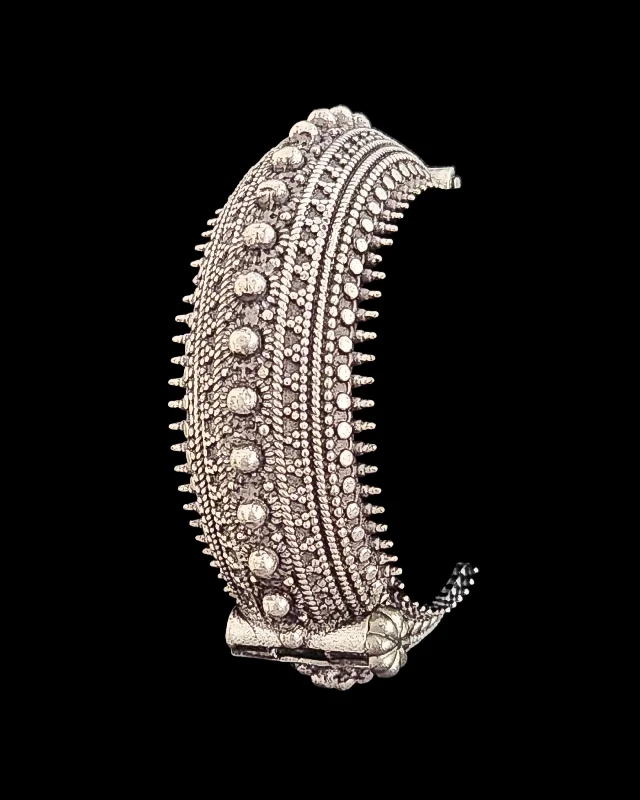 Hema Tribal Bangle